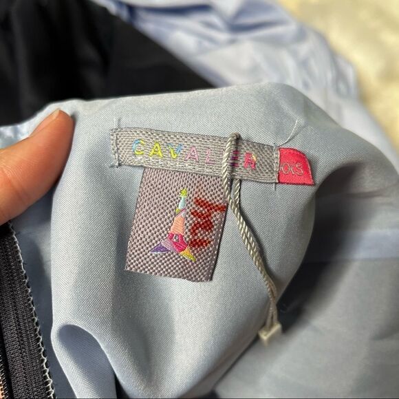 Cavalier brand dress made in Canada - Picture 4 of 5